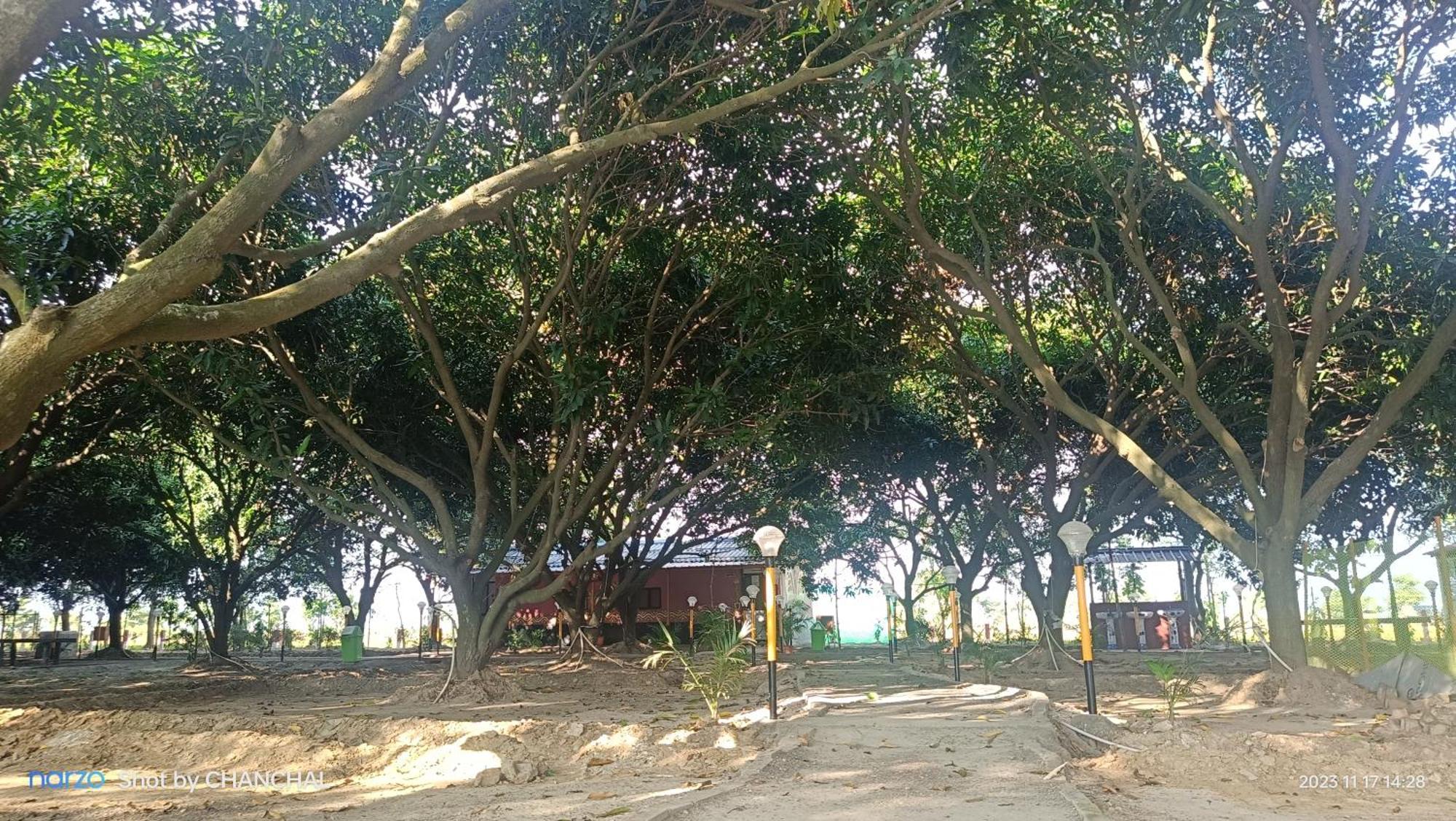 Hotel Modhubon Agro Tourism à Bolpur Extérieur photo