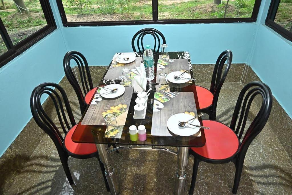 Hotel Modhubon Agro Tourism à Bolpur Extérieur photo
