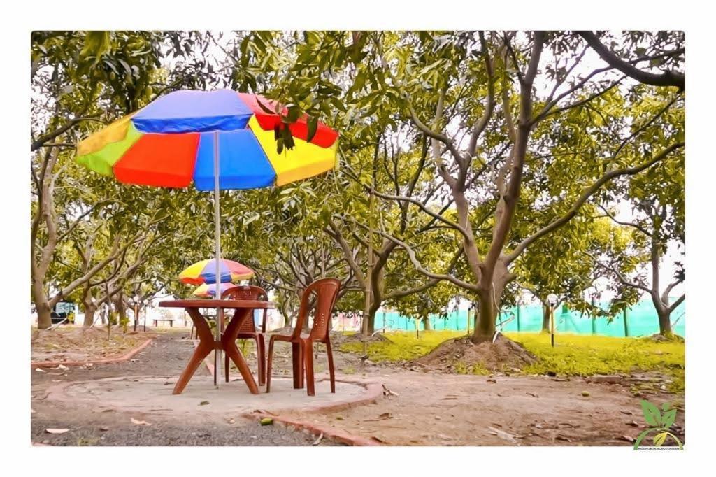 Hotel Modhubon Agro Tourism à Bolpur Extérieur photo